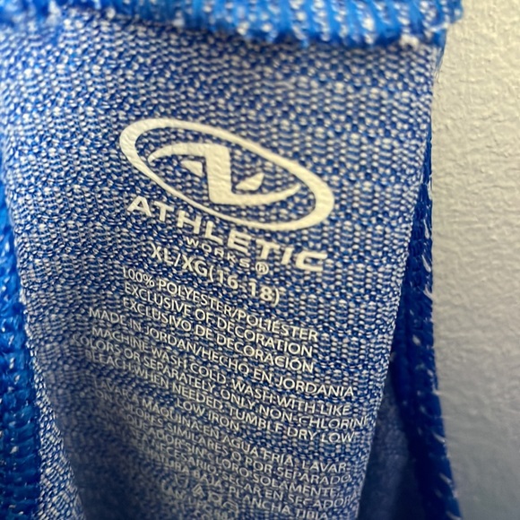 XL Blue Reflective Tank Top - Picture 3 of 7